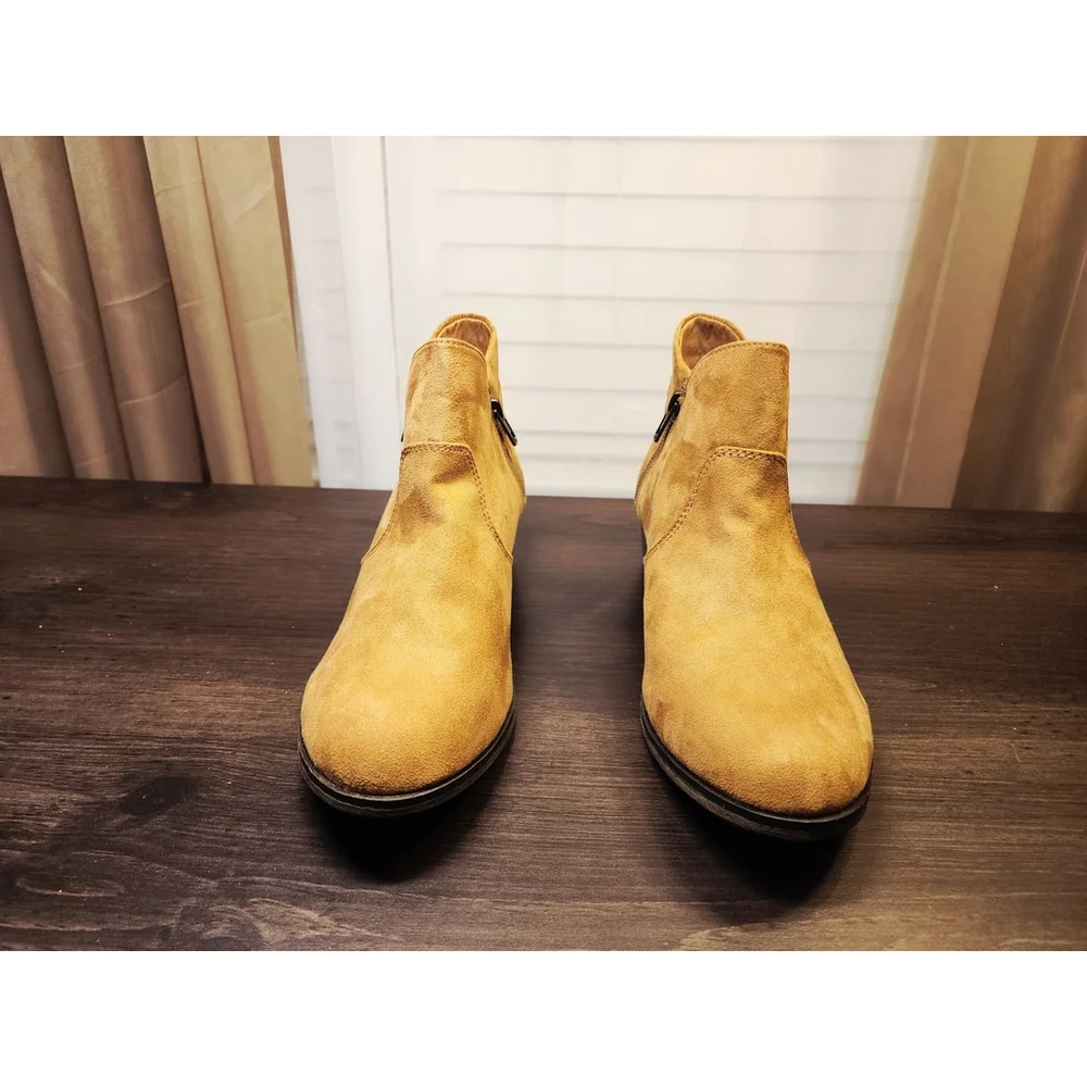 Sun + Stone Micro Suede Double Zipper Booties Boots Sz 8.5 WIDE Caramel Brown